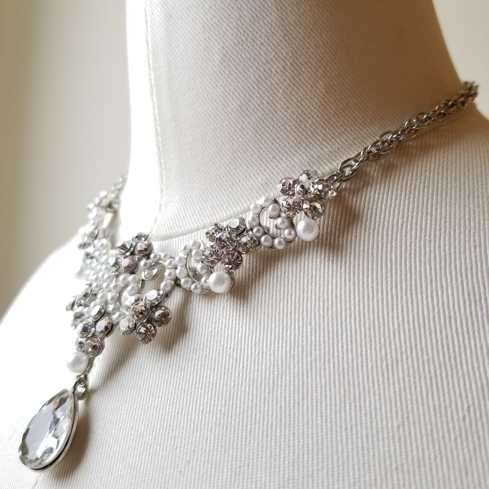 Silver Rhinestone Flower Pearl Bead Neckla… - Picture 3 of 8